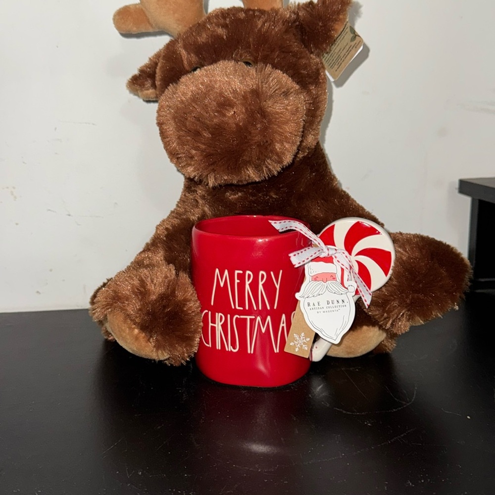 RAE DUNN MERRY CHRISTMAS COFFEE MUG